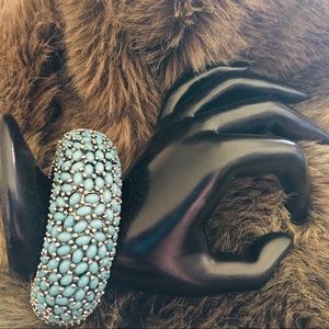 Turquoise cabochon stone magnetic close bracelet